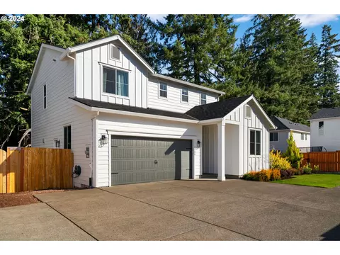 1528 NE 12th Pl, Canby, OR 97013