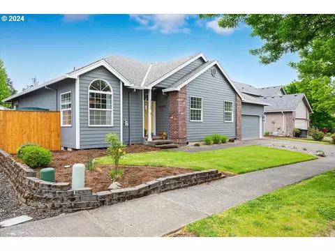 2119 NE 52nd Ave, Hillsboro, OR 97124
