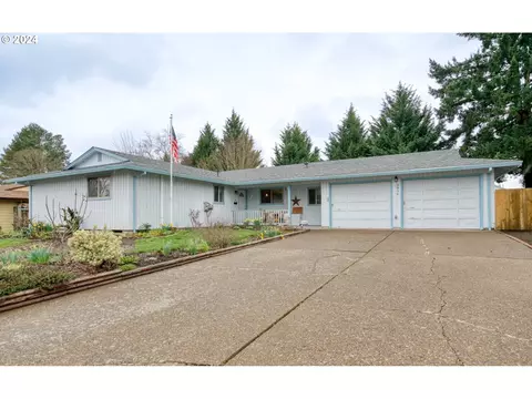 2816 NE Redwood Dr, Mcminnville, OR 97128