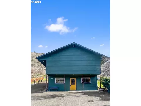 599 S Highway 197, Maupin, OR 97037