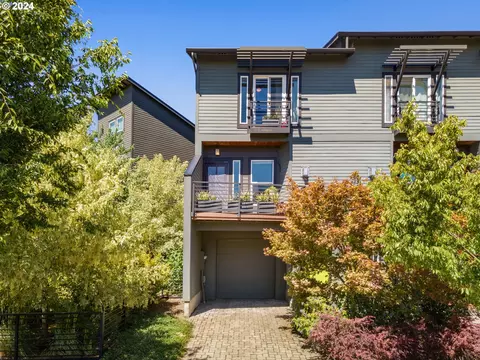 509 NE Ainsworth St, Portland, OR 97211