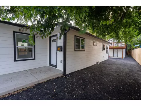 529 N Settlemier Ave, Woodburn, OR 97071