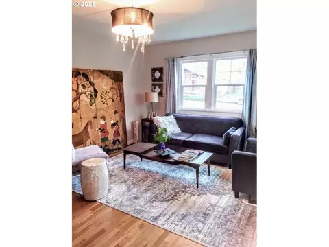 2291 Emerald St, Eugene, OR 97403 photo 8