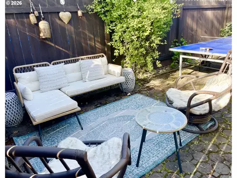 2291 Emerald St, Eugene, OR 97403 photo 9