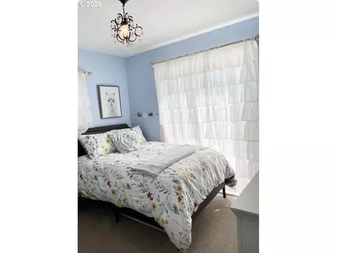 2291 Emerald St, Eugene, OR 97403 photo 2
