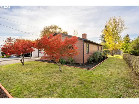 270 NW Cary St, Winston, OR 97496