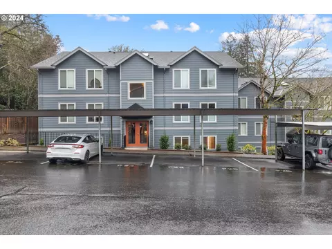 7931 SW 40th Ave #B, Portland, OR 97219