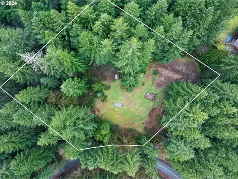 57269 Walker Rd, Scappoose, OR 97056