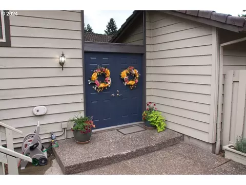 6276 Preakness Dr, West Linn, OR 97068