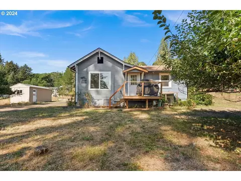 9993 SW High Ln, Gaston, OR 97119