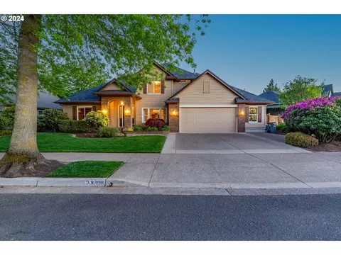 2890 Barbados Dr, Eugene, OR 97408