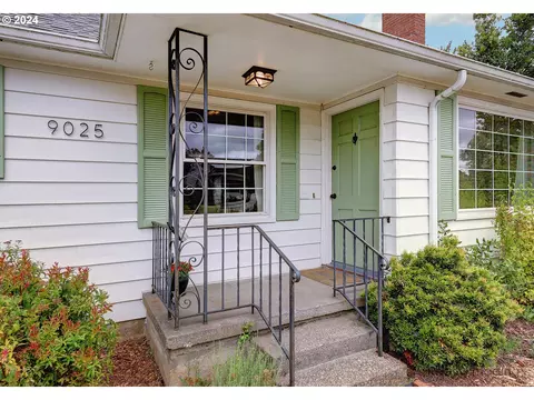 9025 SE Mill St, Portland, OR 97216