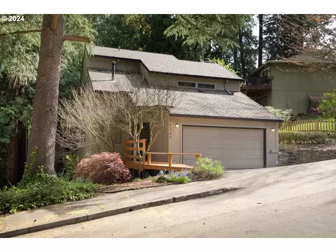 14360 SW 80th Pl, Portland, OR 97224
