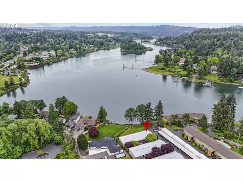 1550 SE Lava Dr #16, Milwaukie, OR 97222