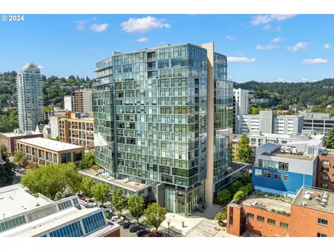 1221 SW 10th Ave #402, Portland, OR 97205