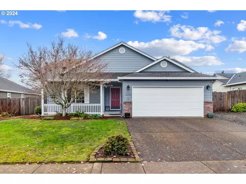 2290 SW Kauer Dr, Mcminnville, OR 97128