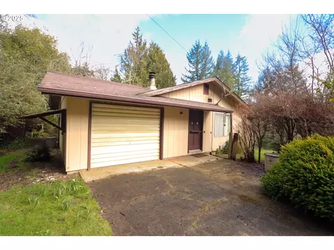 94821 Ramblewood Ln, Coquille, OR 97423