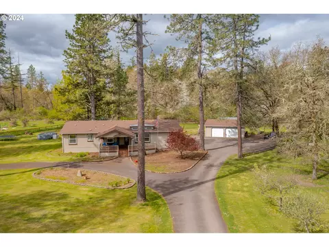 88772 Cheryl Ln, Veneta, OR 97487