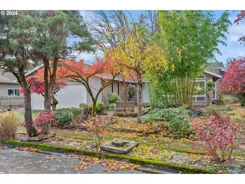 17305 Craig Ct, Gladstone, OR 97027