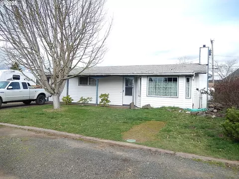 1490 W 11th Ave, Junction City, OR 97448