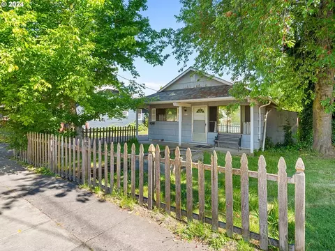 8025 N Smith St, Portland, OR 97203