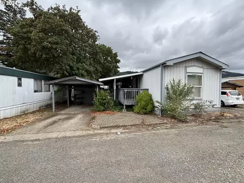 122 Heron Ln, Myrtle Creek, OR 97457