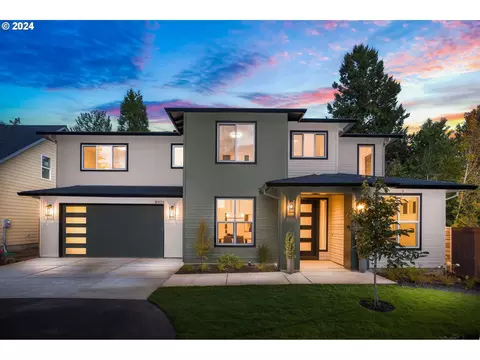 8934 SW Harmon Ln, Portland, OR 97225