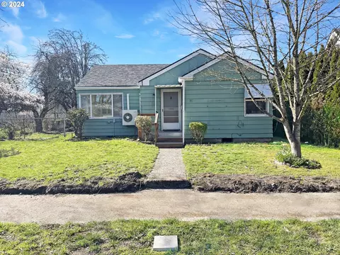 903 S 6th Ave, Kelso, WA 98626