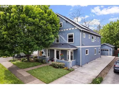 7825 SE Main St, Portland, OR 97215