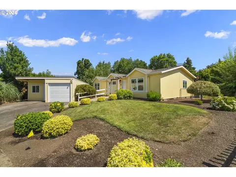22074 Camellia Ave NE, Aurora, OR 97002