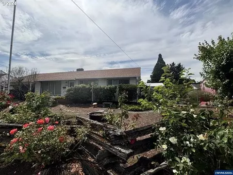660 N Main St, Independence, OR 97351
