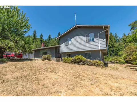 2020 NW Alder St, Coquille, OR 97423