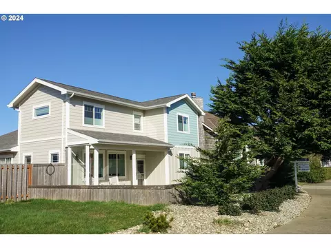 710 Seabird Dr SW, Bandon, OR 97411