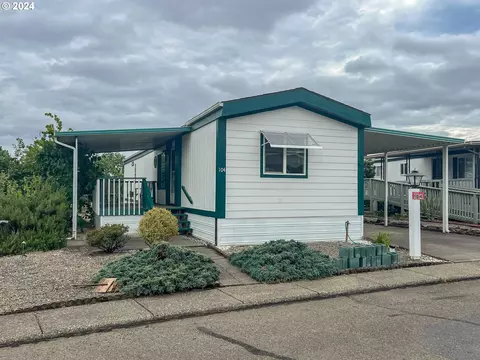 104 Shadow Ranch Ln, Roseburg, OR 97470
