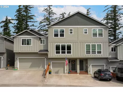 1258 SE Windsong Dr, Cascade Locks, OR 97014