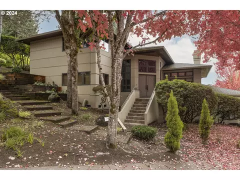 2685 NW Pinehurst Dr, Mcminnville, OR 97128
