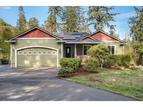 5982 Towne Dr, Silverton, OR 97381