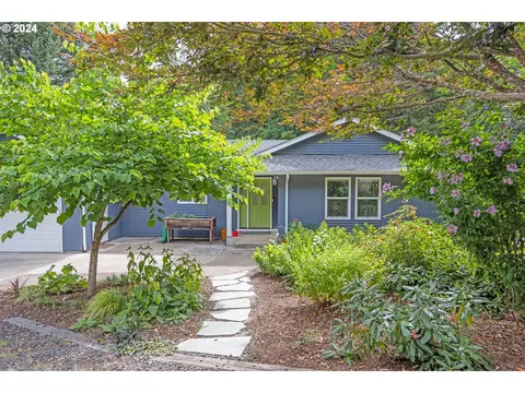 89245 Forest View Dr, Elmira, OR 97437