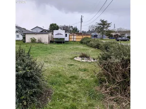 SE Lot 300 51st St, Lincoln City, OR 97367