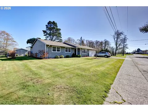 165 NW 1st St, Warrenton, OR 97146