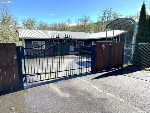 767 SE Ramp St, Roseburg, OR 97470