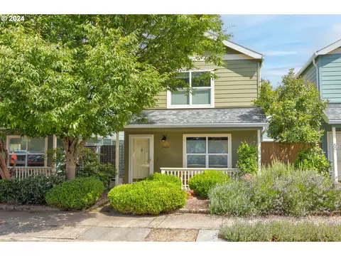 1940 SE 122nd Ave, Portland, OR 97233