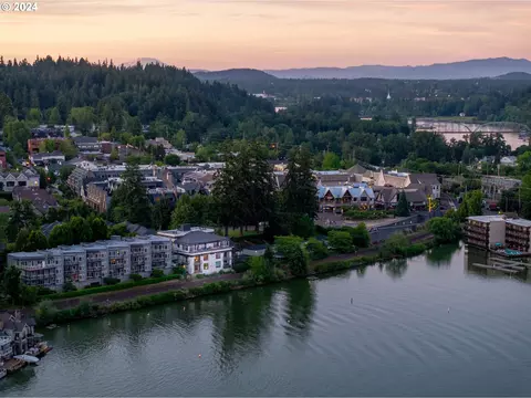 151 3rd St, Lake Oswego, OR 97034