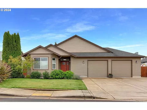 215 Camrin Loop, Creswell, OR 97426