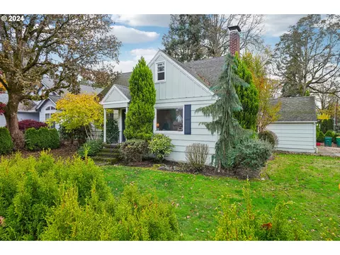 8414 SW Pine St, Portland, OR 97223
