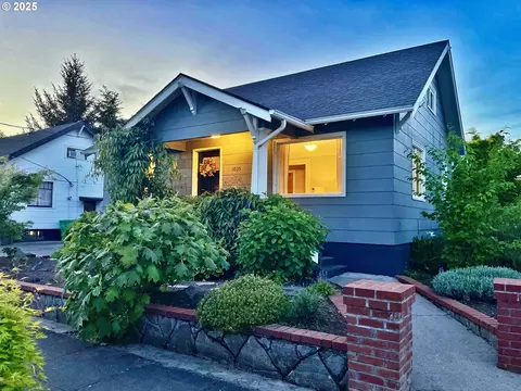 1035 NE Killingsworth St, Portland, OR 97211