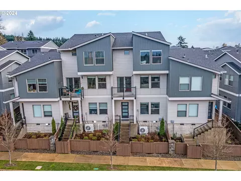 17298 SE Crossroads Ave, Happy Valley, OR 97086