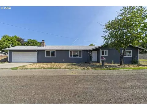 353 NE Balm St, Sheridan, OR 97378