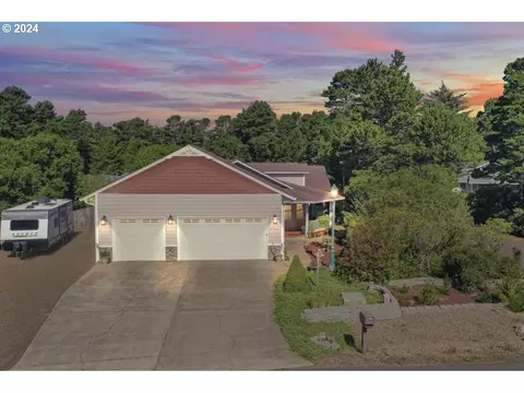 87630 Saltaire St, Florence, OR 97439