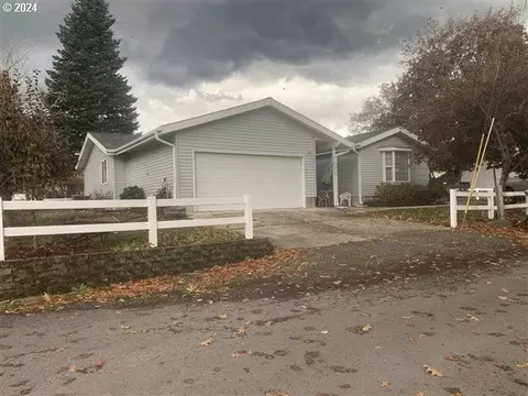 703 Hibbler St, Cove, OR 97824
